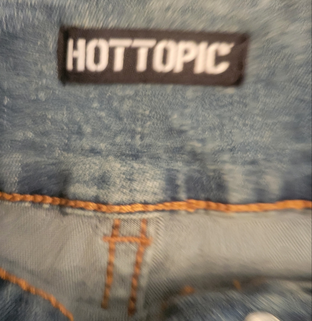 Hot Topic Light Blue Boyfriend Cargo Jeans with Heart Patch Y2k - Picture 5 of 5
